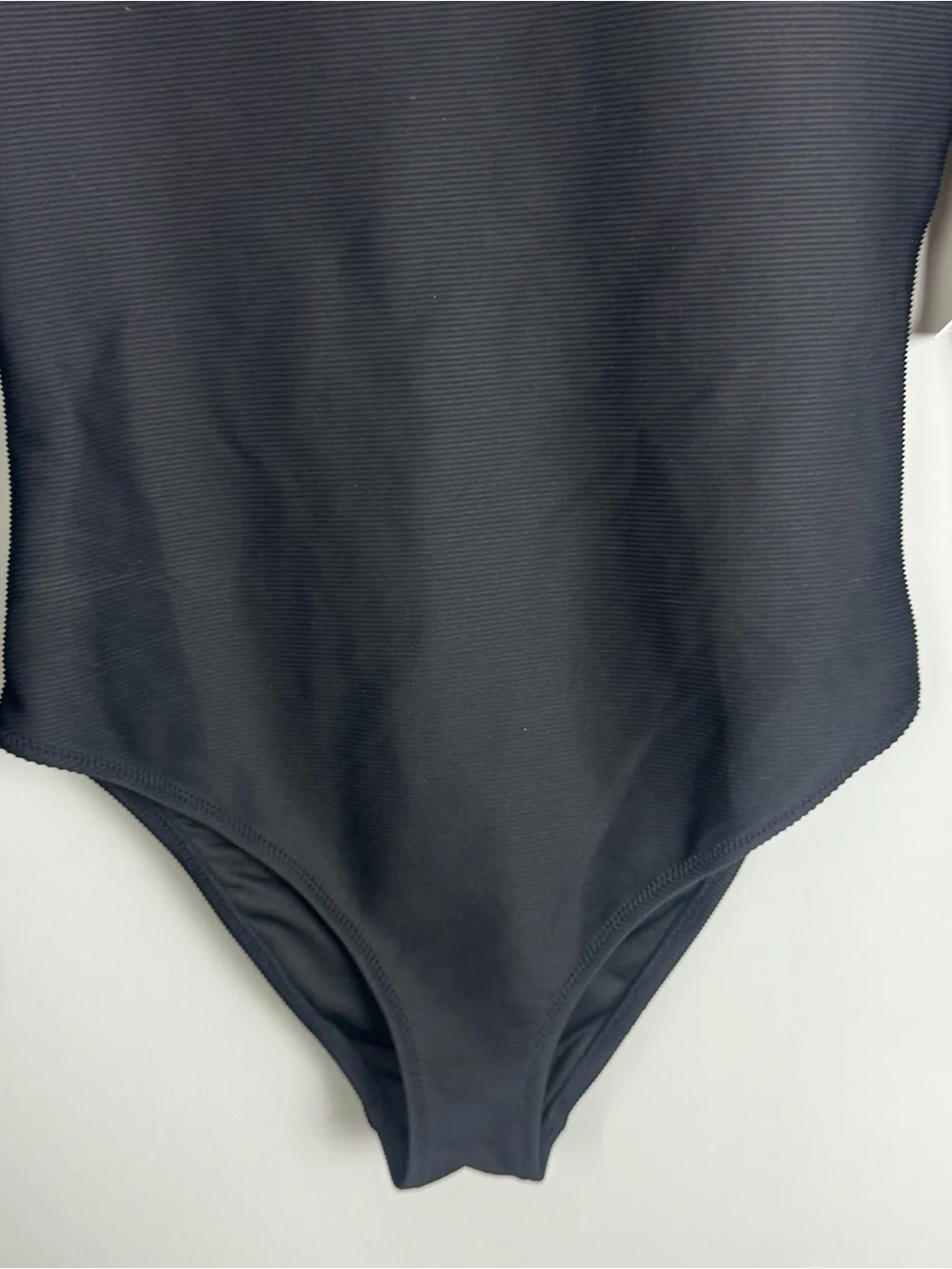 J.CREW | NEW Black Long-Sleeve Open-Back Rash Guard Swimsuit Women’s Size 6